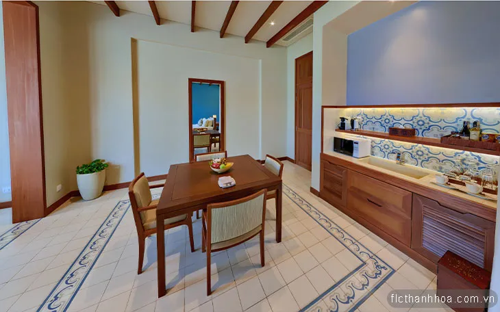 Pool Suite